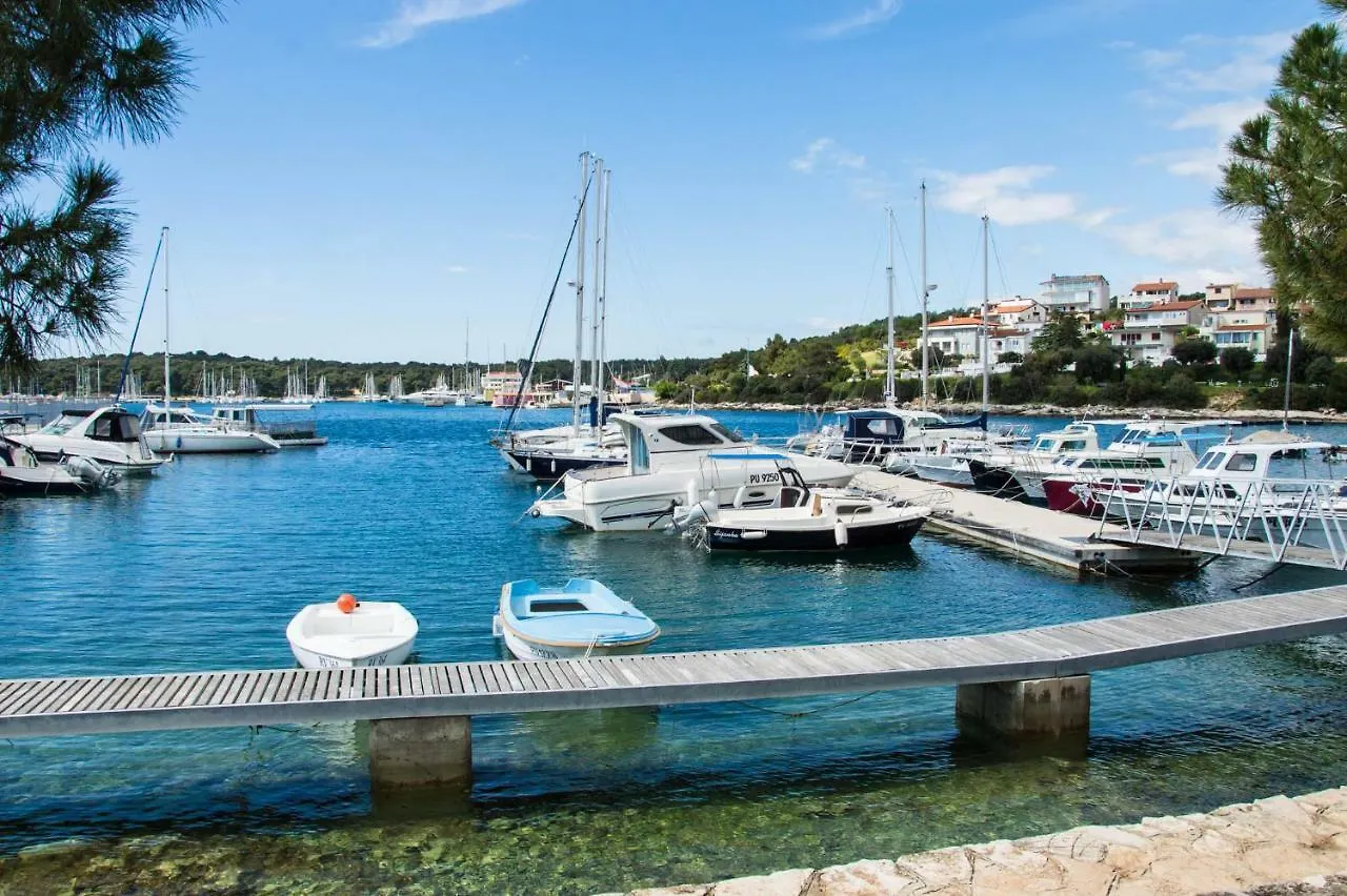 Apartment Tina By The Beach Pjescana Uvala